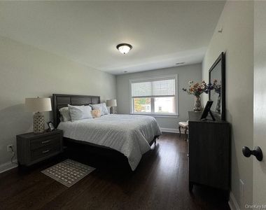 4 Rose Avenue - Photo Thumbnail 10