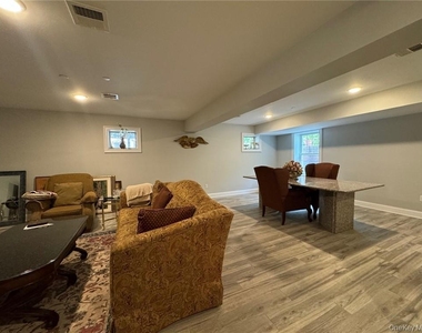 4 Rose Avenue - Photo Thumbnail 16