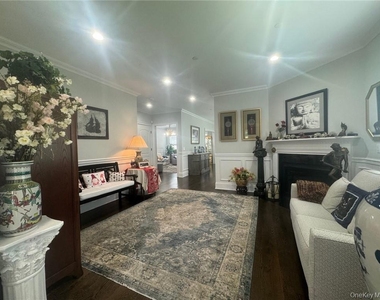 4 Rose Avenue - Photo Thumbnail 2