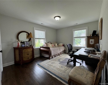 4 Rose Avenue - Photo Thumbnail 9