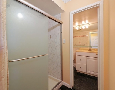 13617 Maple Avenue - Photo Thumbnail 5