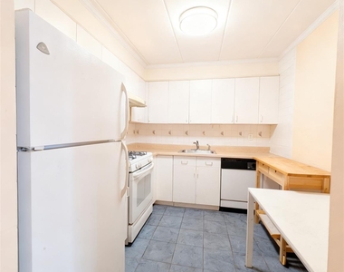 13617 Maple Avenue - Photo Thumbnail 3