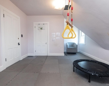 32 Lake Avenue - Photo Thumbnail 15