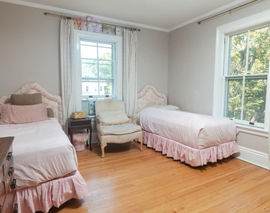 32 Lake Avenue - Photo Thumbnail 22