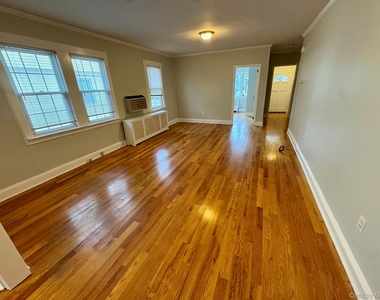 121 Lyon Place - Photo Thumbnail 3