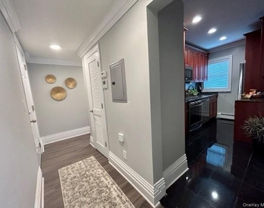 76 South Clinton Avenue - Photo Thumbnail 4