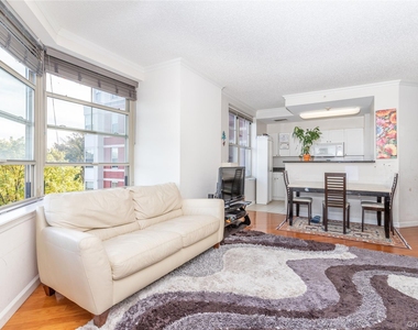 300 Mamaroneck Avenue - Photo Thumbnail 6