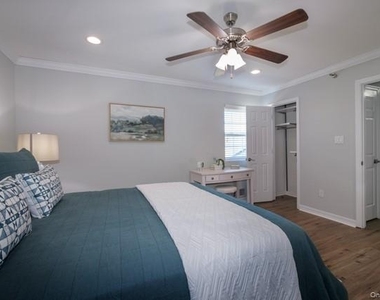 115 Connetquot Avenue - Photo Thumbnail 7