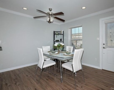 115 Connetquot Avenue - Photo Thumbnail 2