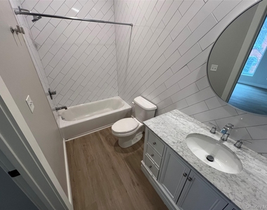 289 Main Street - Photo Thumbnail 9