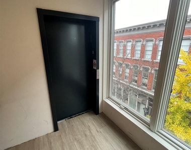 289 Main Street - Photo Thumbnail 1