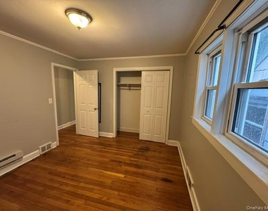 284 Main Street - Photo Thumbnail 12