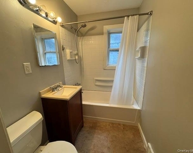 284 Main Street - Photo Thumbnail 16