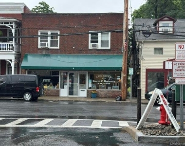 284 Main Street - Photo Thumbnail 18
