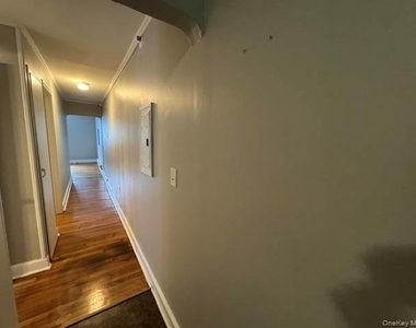284 Main Street - Photo Thumbnail 13