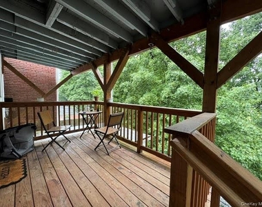 284 Main Street - Photo Thumbnail 17