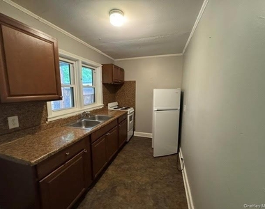 284 Main Street - Photo Thumbnail 6