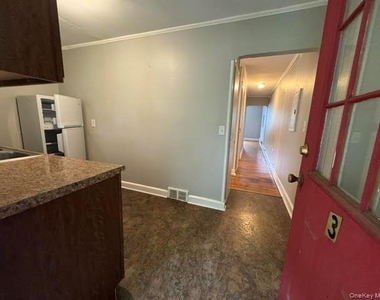 284 Main Street - Photo Thumbnail 3