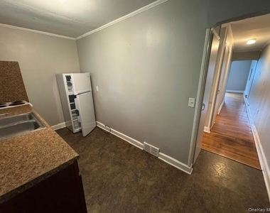 284 Main Street - Photo Thumbnail 4