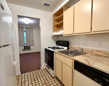 2241 Palmer Ave - Photo Thumbnail 7