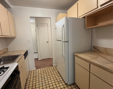 2241 Palmer Ave - Photo Thumbnail 6