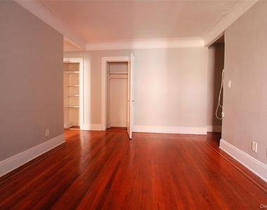 477 Merrick Road - Photo Thumbnail 5