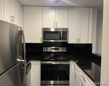 739 Chestnut Street - Photo Thumbnail 6
