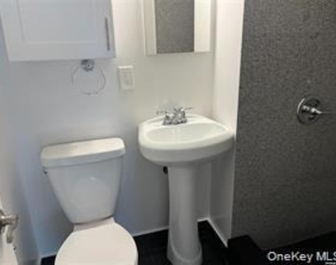 739 Chestnut Street - Photo Thumbnail 9