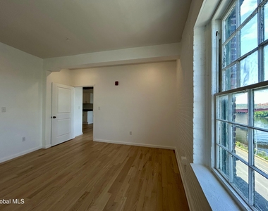 155 River Street - Photo Thumbnail 13