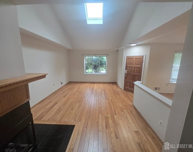 6 Driftwood Drive - Photo Thumbnail 3