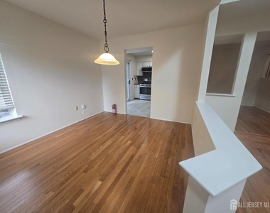 6 Driftwood Drive - Photo Thumbnail 5