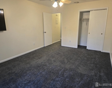 143 College Drive - Photo Thumbnail 7