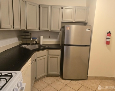 143 College Drive - Photo Thumbnail 2