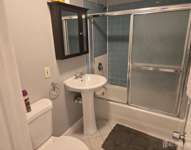 143 College Drive - Photo Thumbnail 4