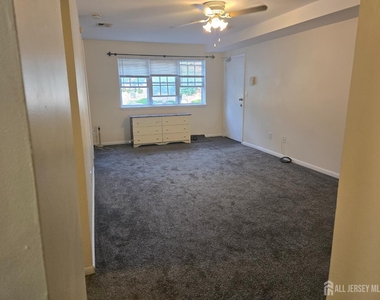 143 College Drive - Photo Thumbnail 1