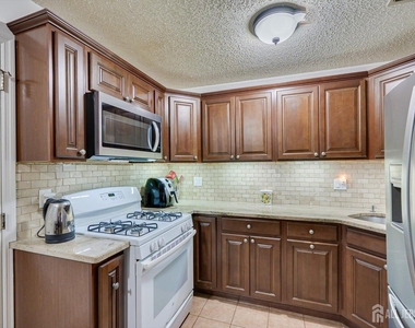 150 Prestwick Way - Photo Thumbnail 10