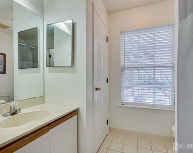 150 Prestwick Way - Photo Thumbnail 18