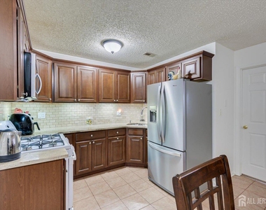 150 Prestwick Way - Photo Thumbnail 11