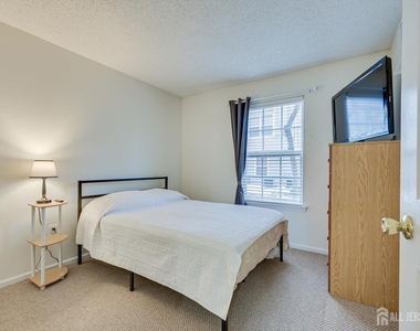 150 Prestwick Way - Photo Thumbnail 19