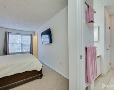 150 Prestwick Way - Photo Thumbnail 17