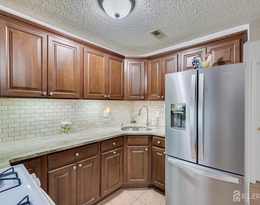 150 Prestwick Way - Photo Thumbnail 12