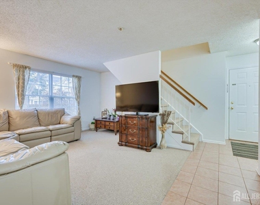 150 Prestwick Way - Photo Thumbnail 4