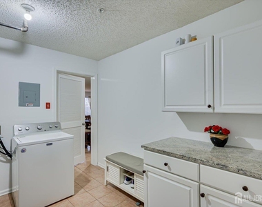 150 Prestwick Way - Photo Thumbnail 14