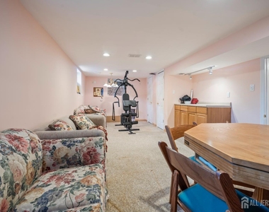 16 London Drive - Photo Thumbnail 26