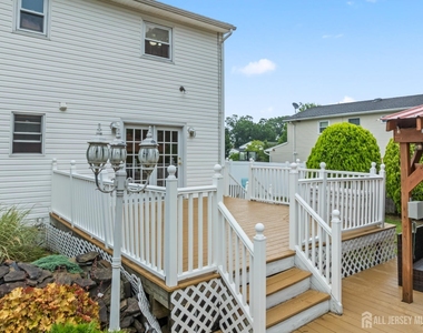 16 London Drive - Photo Thumbnail 29