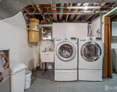 16 London Drive - Photo Thumbnail 27