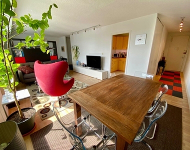 180 Park Row - Photo Thumbnail 7