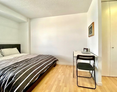 180 Park Row - Photo Thumbnail 4