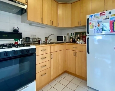 180 Park Row - Photo Thumbnail 8