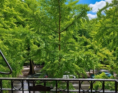 225 Central Park N - Photo Thumbnail 1